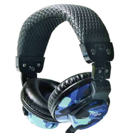 Camouflage-Patterned Headphones with Exceptional Deep Bass